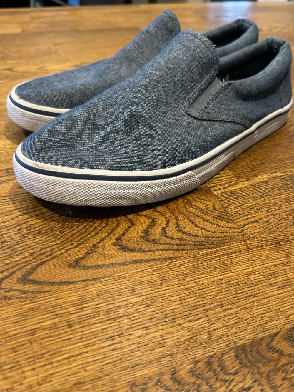 Crevo Men's Slip-On Canvas Loafers in Slate Gray